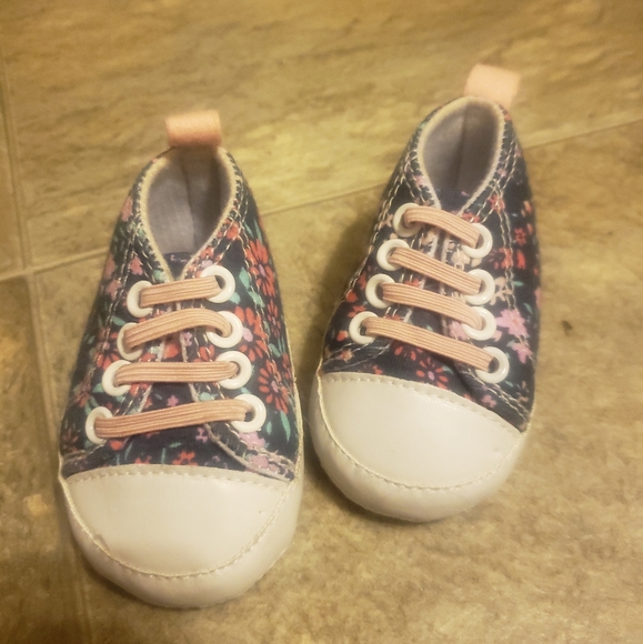 Newborn Shoes - Picture 3 of 3